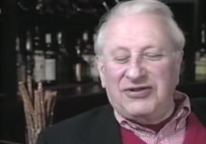 [Studs Terkel at the Wells-Grand talking about Thanksgiving 1933 and prohibition repeal]